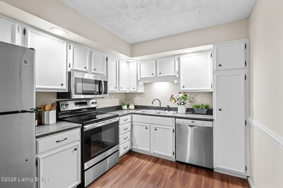 4875 Sherburn Ln #2J, Louisville, KY 40207 - #3