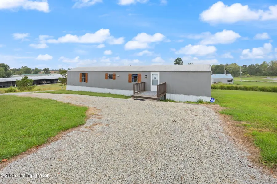821 Foxwood Cir, Leitchfield, KY 42754 - #3