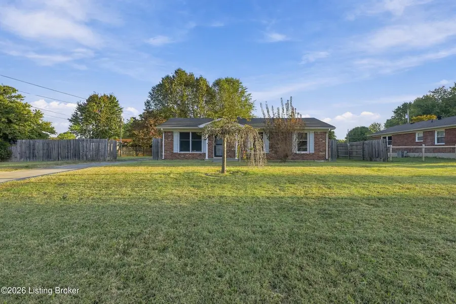 402 Dogwood Dr, Mount Washington, KY 40047 - #3