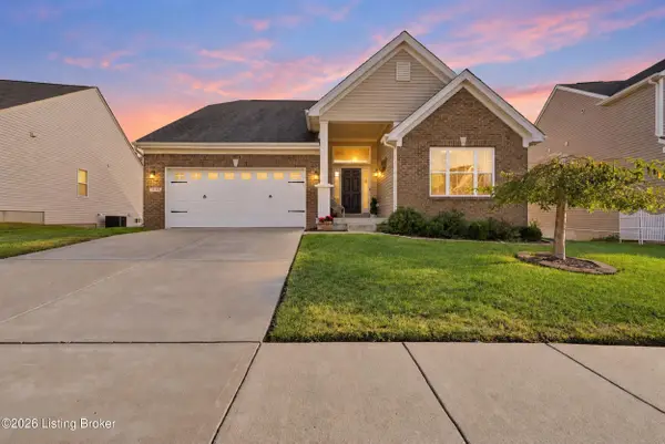 1079 Autumn Crest Ln, Louisville, KY 40245