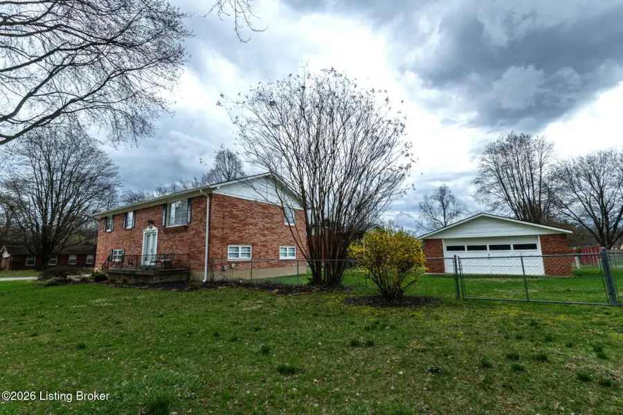 2700 Stephan Rd, Louisville, KY 40214 - #2