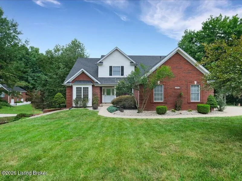 7505 Deer Hollow Ln, Louisville, KY 40214 - #1