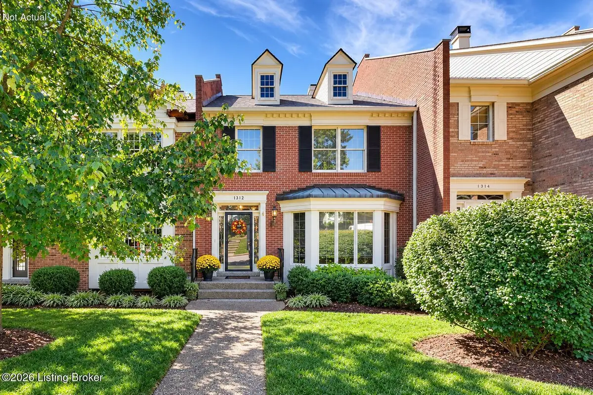 1312 Navajo Ct, Louisville, KY 40207 - #1