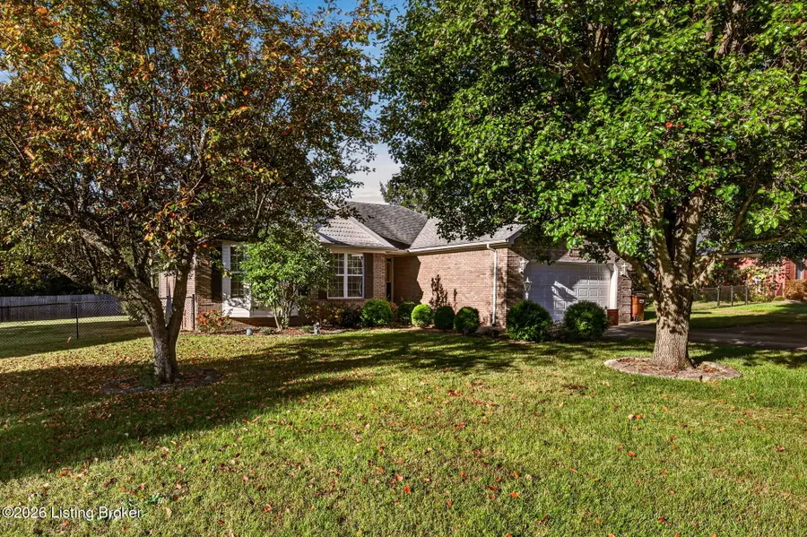 299 Burlwood Cir, Mount Washington, KY 40047 - #2
