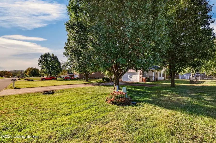299 Burlwood Cir, Mount Washington, KY 40047 - #3