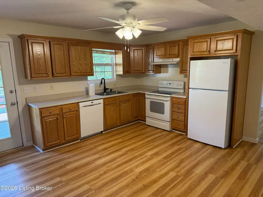 1734 Holly Ct, Radcliff, KY 40160 - #2