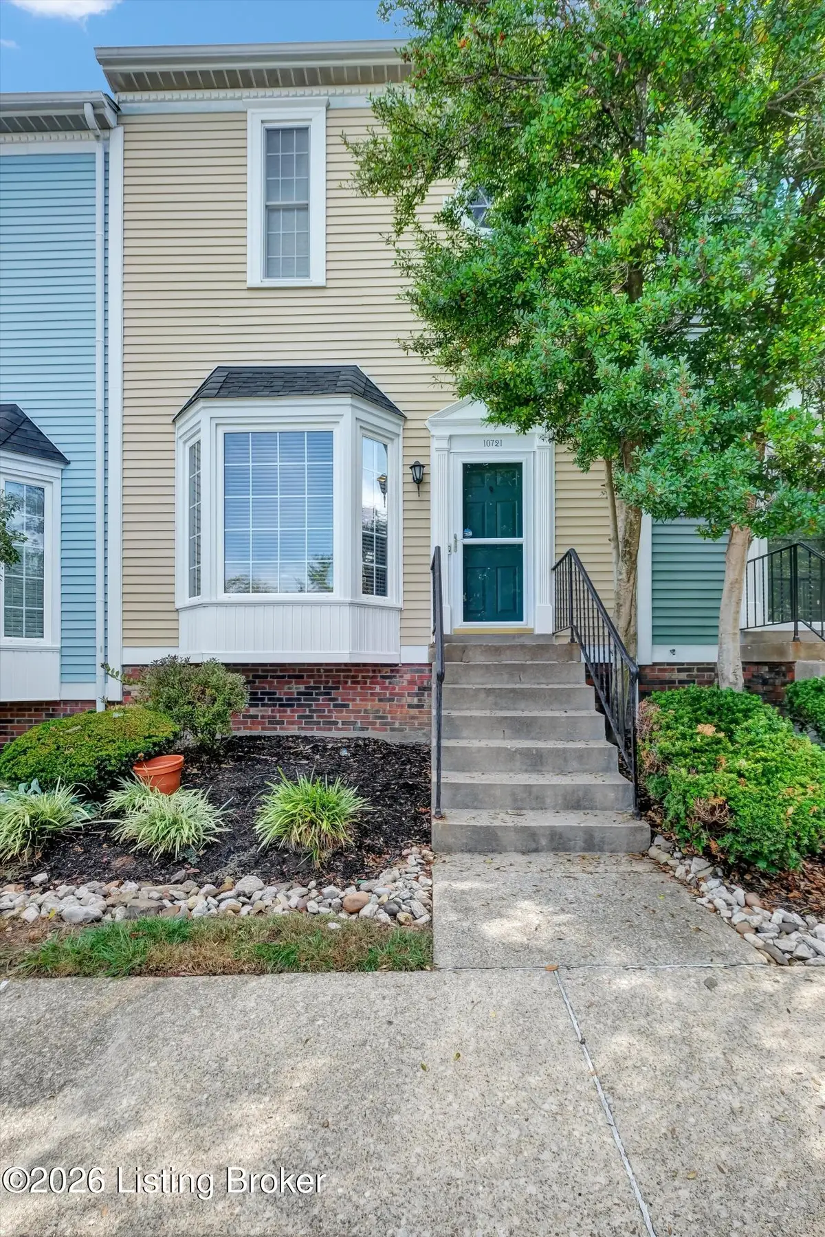 10721 Colonial Woods Ct, Louisville, KY 40223 - #1
