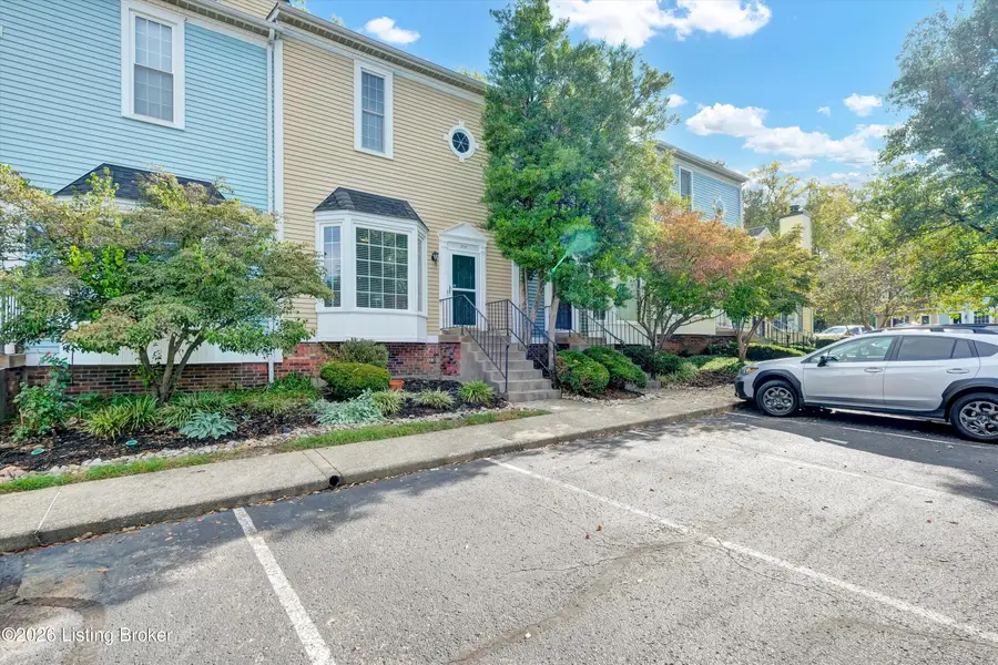 10721 Colonial Woods Ct, Louisville, KY 40223 - #3
