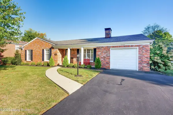 8605 Charing Cross Rd, Louisville, KY 40222