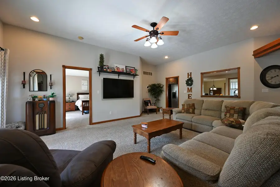 12019 Lavenia Ln, Louisville, KY 40272 - #3
