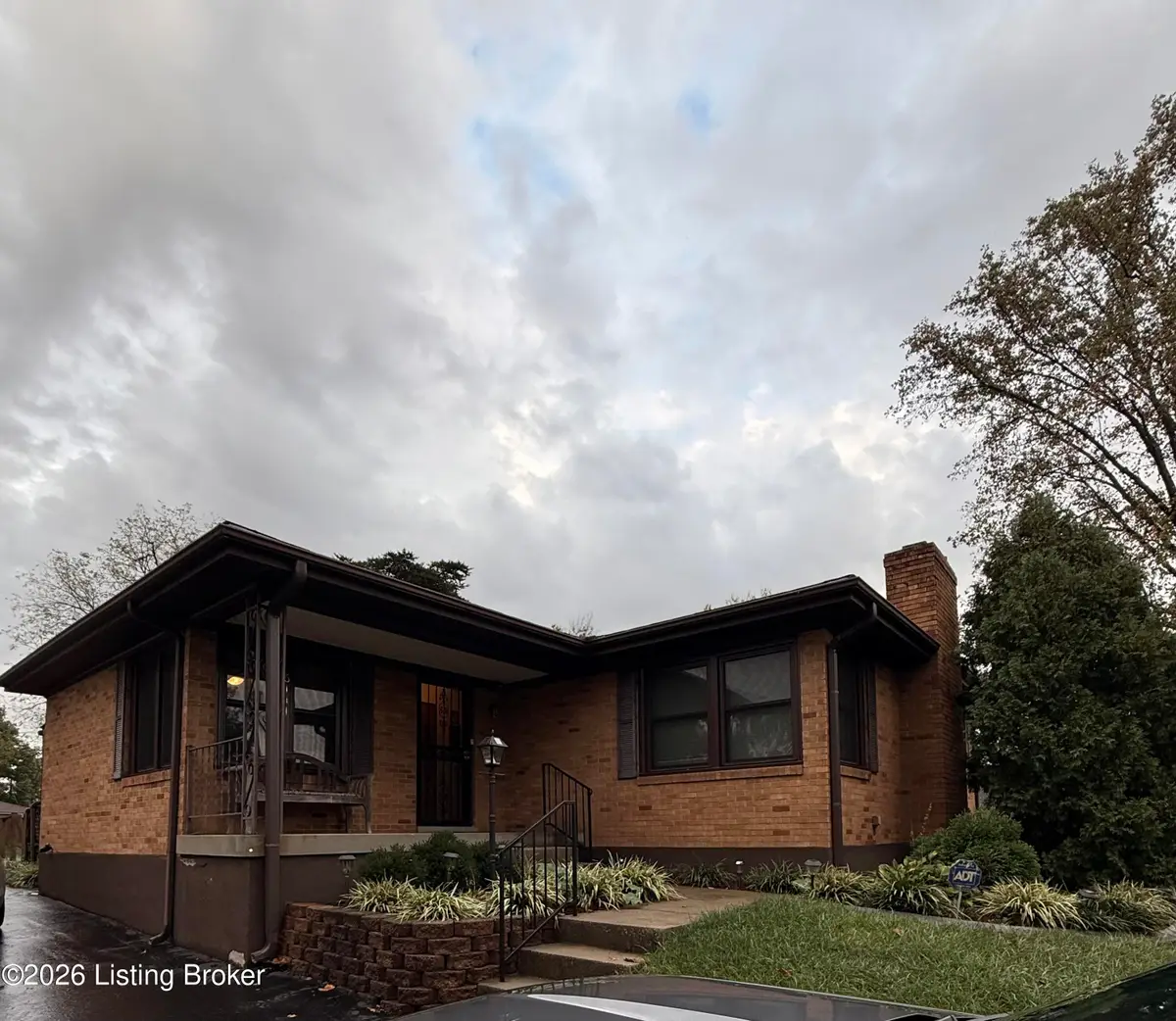 6141 Overhill Dr, Louisville, KY 40229 - #1