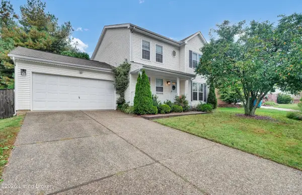 4538 Oak Pointe Dr, Louisville, KY 40245