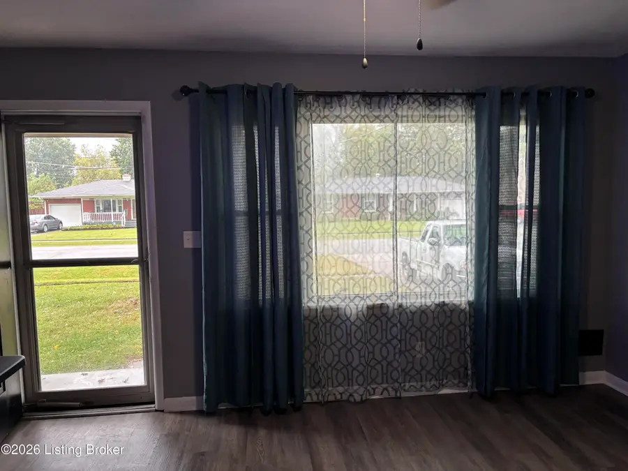 5705 Bunning Dr, Louisville, KY 40272 - #2