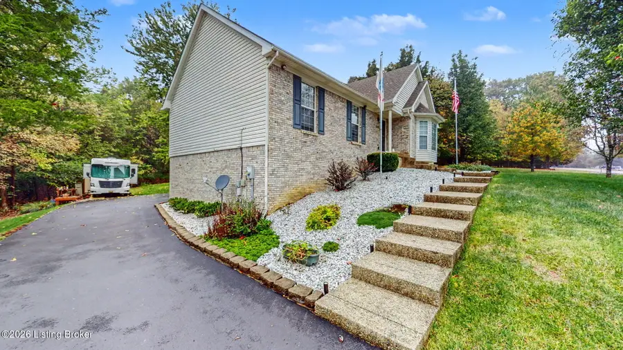 3002 Log Cabin Ct, Crestwood, KY 40014 - #3