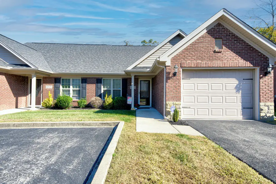6521 Renate Rd, Louisville, KY 40291 - #2