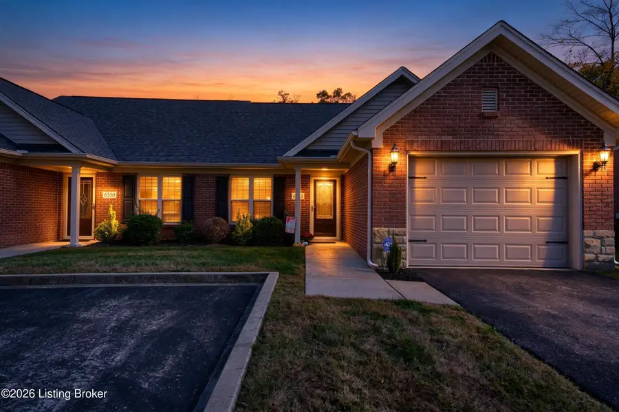 6521 Renate Rd, Louisville, KY 40291 - #3