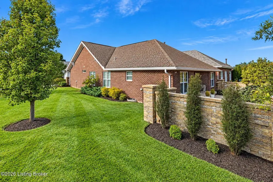 11218 Hammond Dr, Louisville, KY 40241 - #3