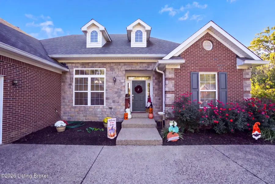 528 Wood Lake Dr, La Grange, KY 40031 - #3