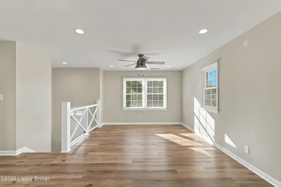 240 Topfield Rd, Louisville, KY 40229 - #2