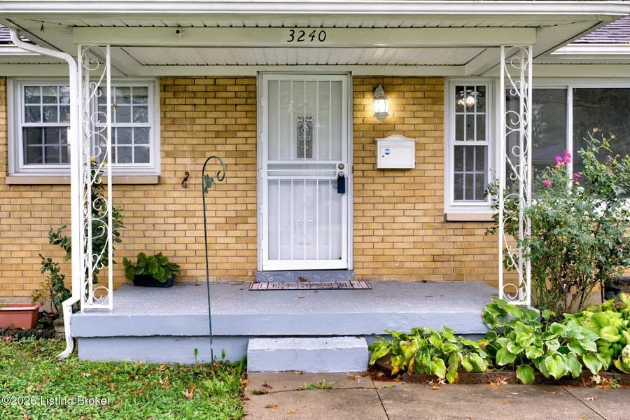 3240 Poplar View Dr, Louisville, KY 40216 - #2