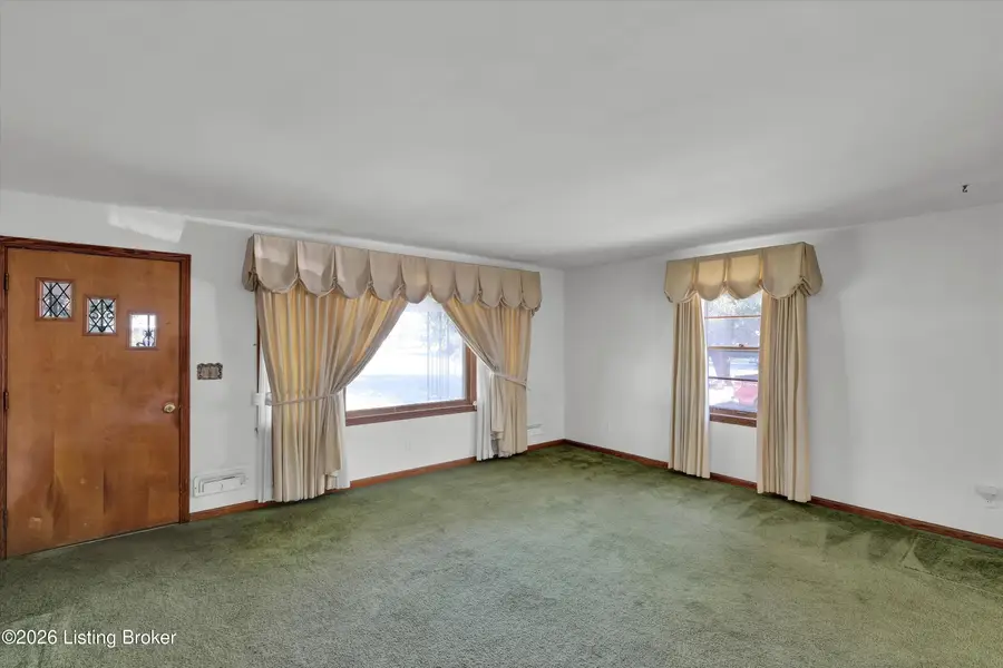 1704 Kennedy Rd, Louisville, KY 40216 - #3