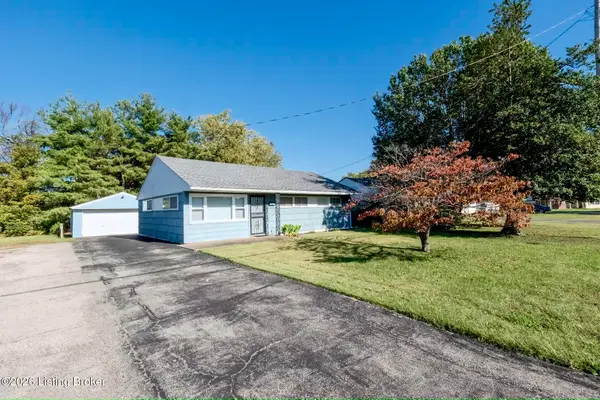 4837 Redstart Rd, Louisville, KY 40213