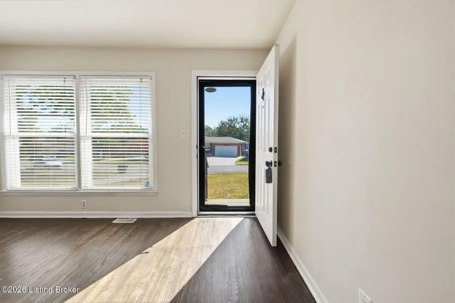 3516 Saint Edwards Dr, Louisville, KY 40299 - #3
