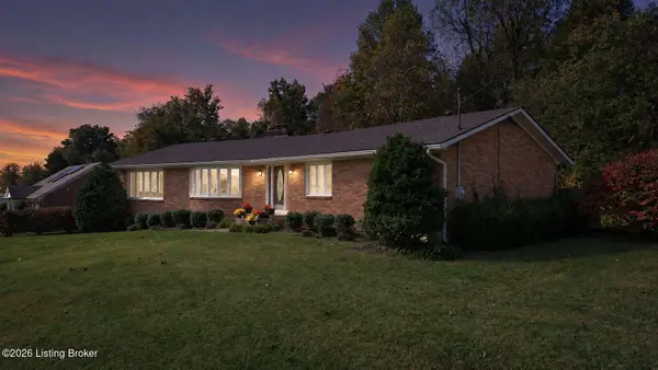 9020 Lyneve Dr, Louisville, KY 40272