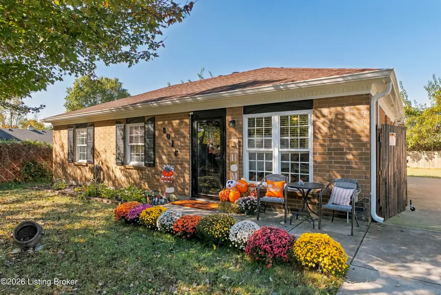 8016 Grenelle Dr, Louisville, KY 40228 - #2