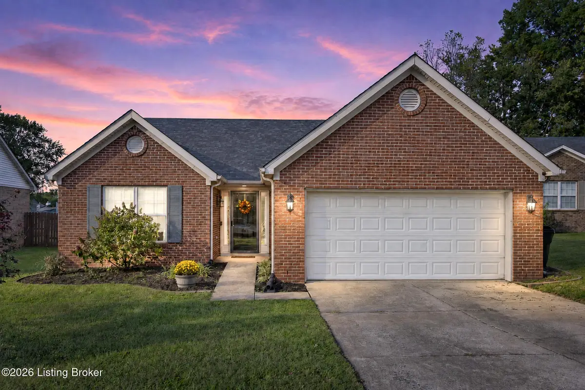 4027 Heatherview Rd, Louisville, KY 40218 - #1