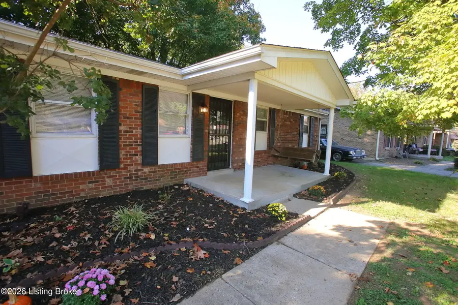 5702 Maldon Dr, Louisville, KY 40216 - #3