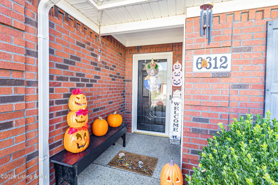 6612 Woods Mill Dr, Louisville, KY 40272 - #2