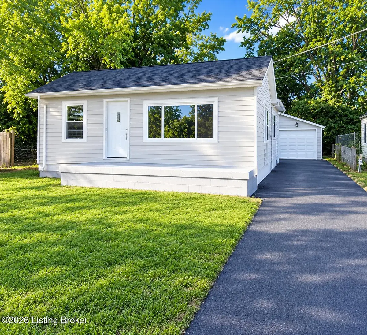 2321 Landrum Ave, Louisville, KY 40216 - #1