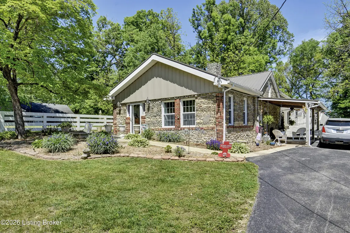5217 Maple Spring Dr, Louisville, KY 40229 - #1