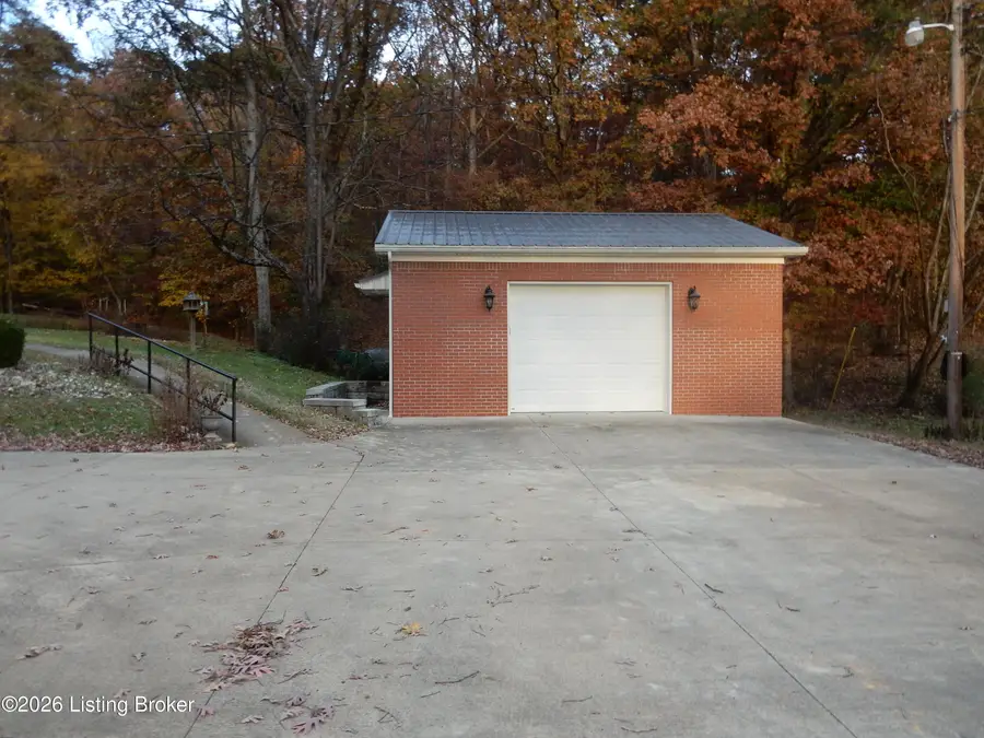 274 Knobview Dr, Lebanon Junction, KY 40150 - #3