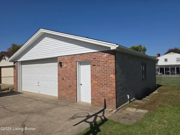 8007 Brush Ln, Louisville, KY 40291