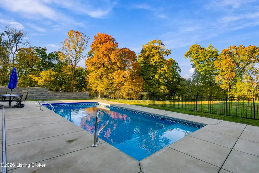 820 South Stallard Dr, Shelbyville, KY 40065 - #2