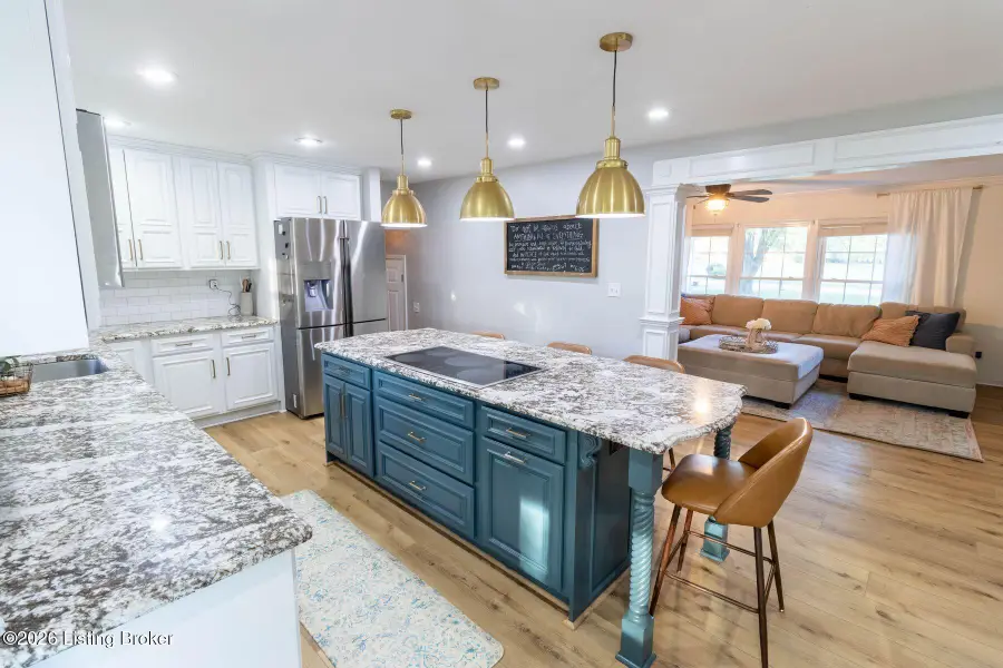 7218 Billtown Rd, Jeffersontown, KY 40299 - #3