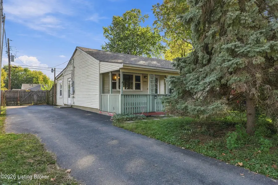 3303 Emerald Dr, Jeffersontown, KY 40299 - #3