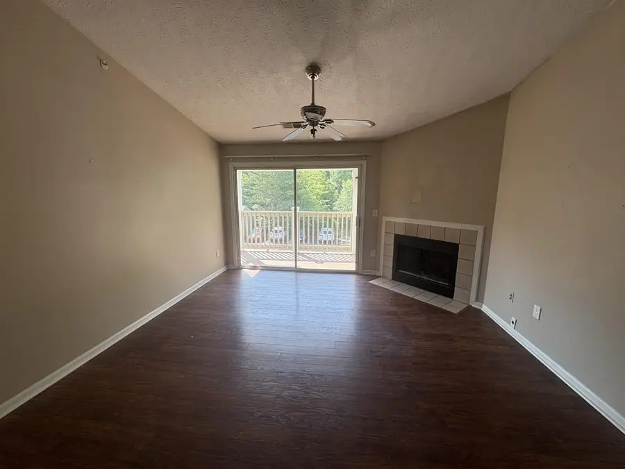 410 Lakeview Drive #11, Newport, KY 41071 - Image #2