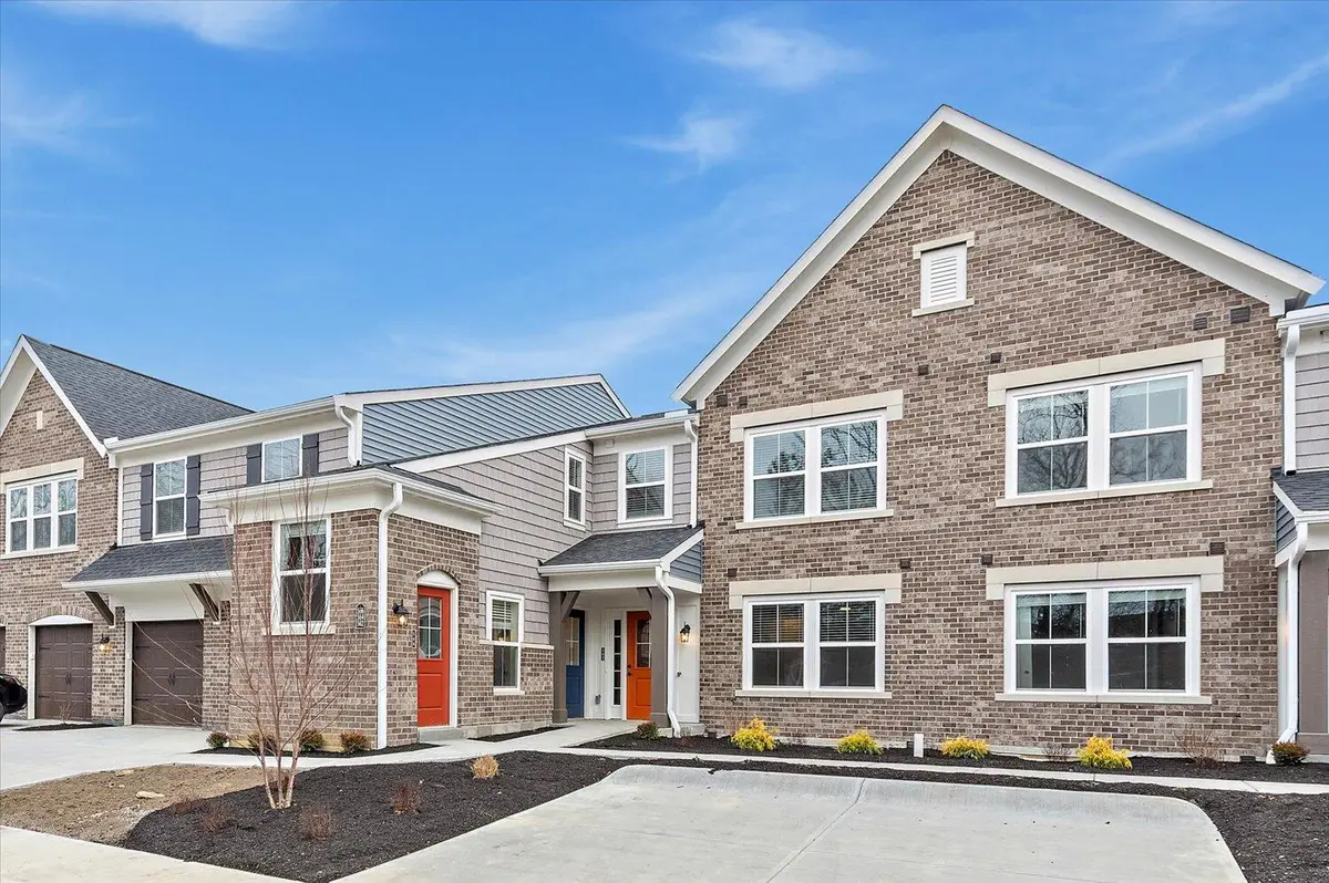 562 Foxhill Drive #12-202, Crescent Springs, KY 41017 - Image #1