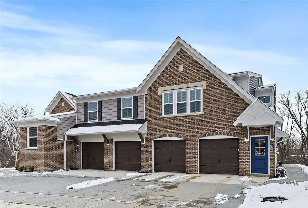 510 Foxhill Drive #14-104, Crescent Springs, KY 41017 - Image #1