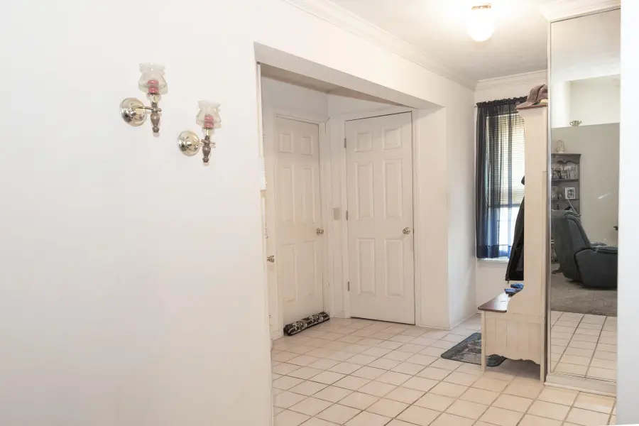 387 Deepwoods Drive, Newport, KY 41076 - Image #2