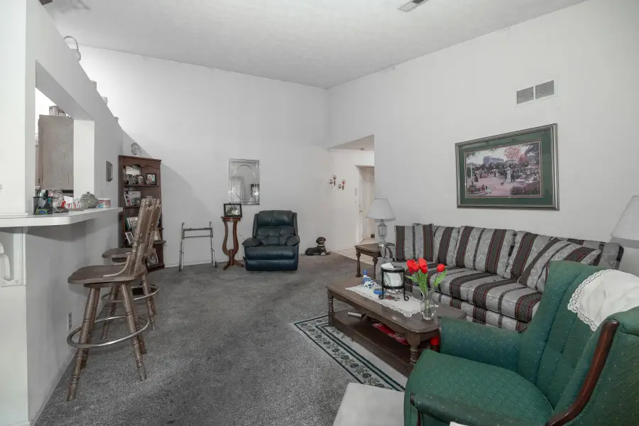 387 Deepwoods Drive, Newport, KY 41076 - Image #3