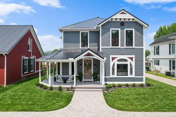 105 E 4th Street, Augusta, KY 41002