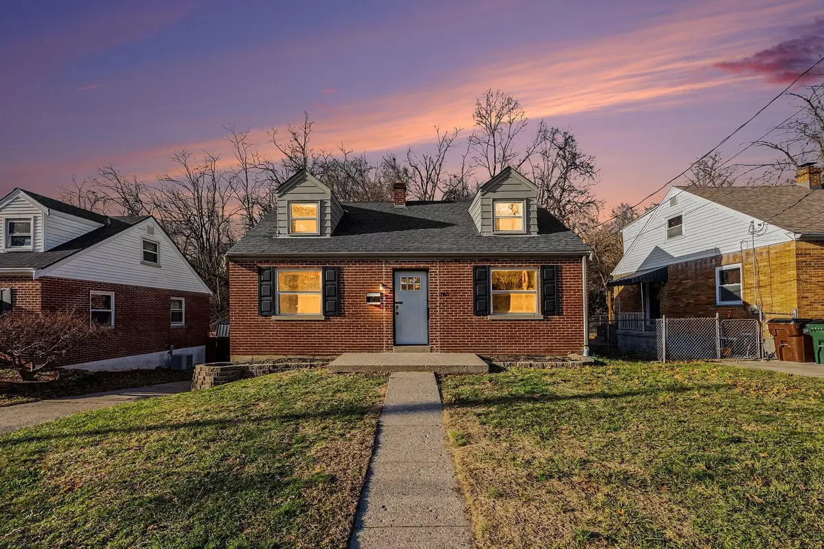 341 Riddle Place, Newport, KY 41071 - Image #1