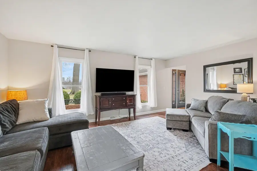 749 Meadow View Drive, Villa Hills, KY 41017 - Image #2