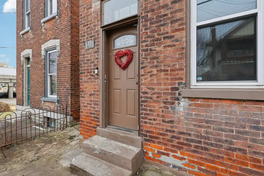 611 W 11th Street, Covington, KY 41011 - #2