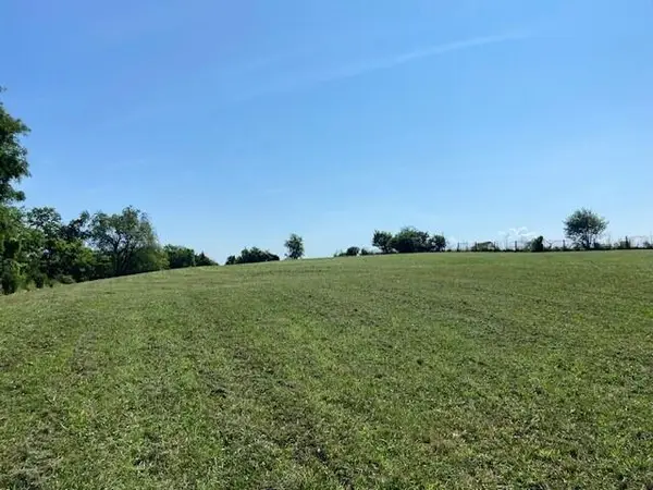 8234 Orangeburg Road, Maysville, KY 41056