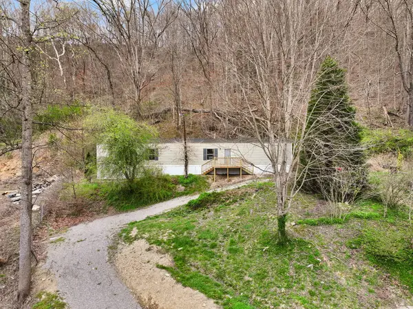 183 Pine Bridge Road, Grays Knob, KY 40829